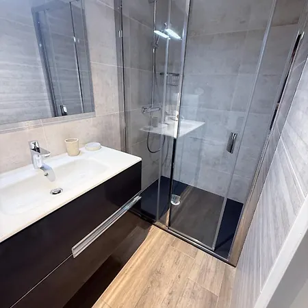 Appartement Avec Jardin à 250 M De La - Le Mourillon *