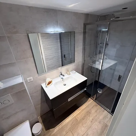 Appartement Avec Jardin à 250 M De La - Le Mourillon *